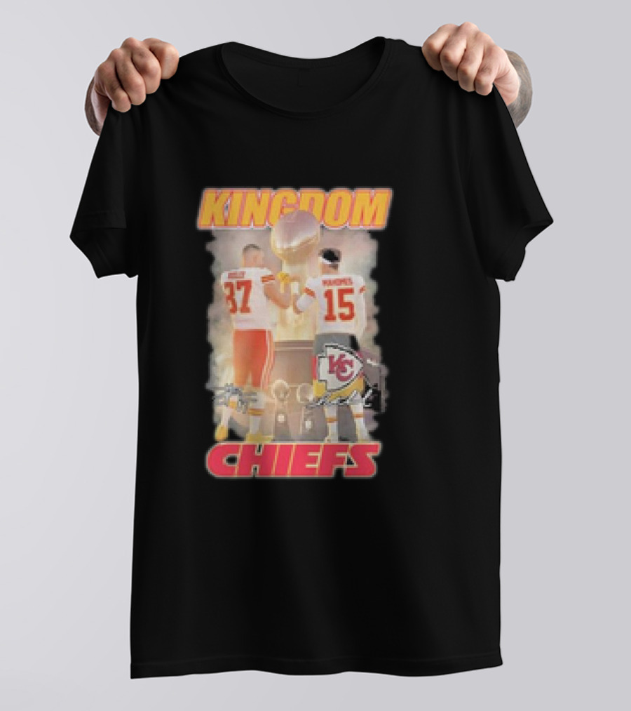 Chiefs Kingdom Travis Kelce Patrick Mahomes Trophy Celebration T-Shirt
