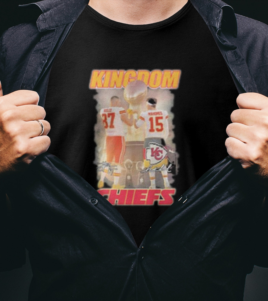 Chiefs Kingdom Travis Kelce Patrick Mahomes Trophy Celebration T-Shirt