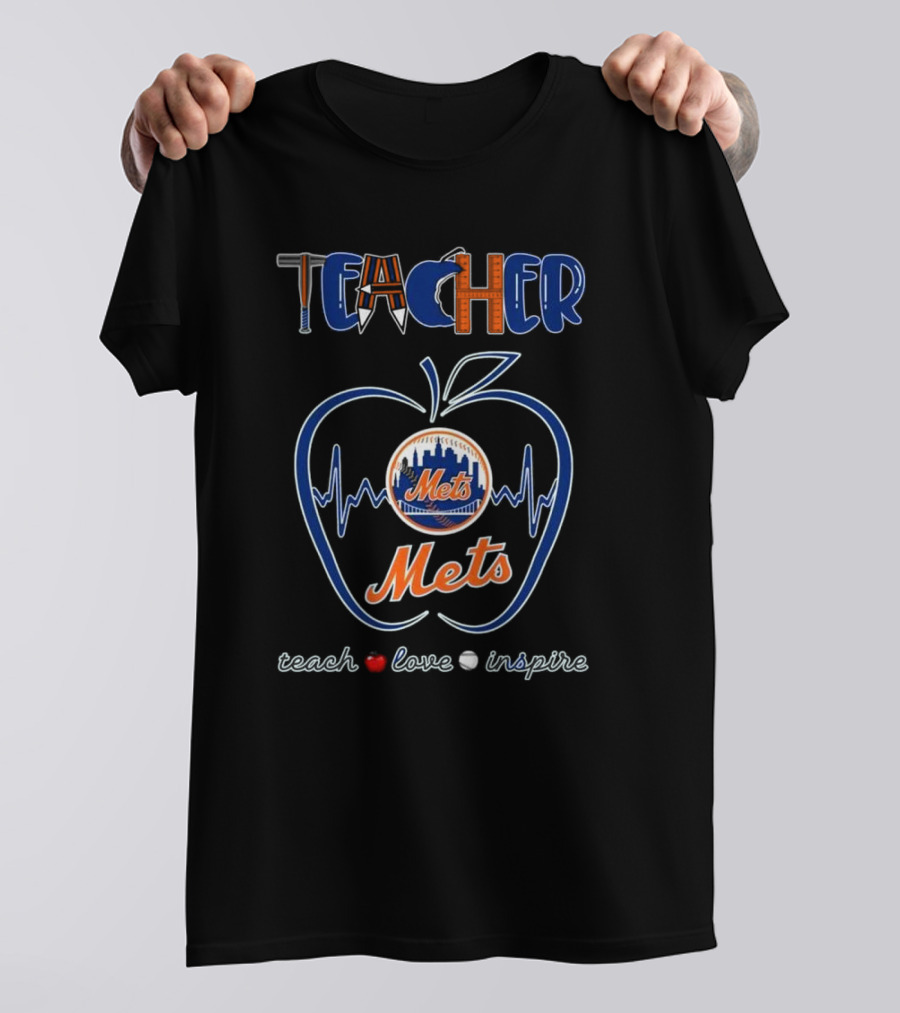 New York Mets Teacher Heartbeat Apple Teach Love Inspire 2025 T-Shirt