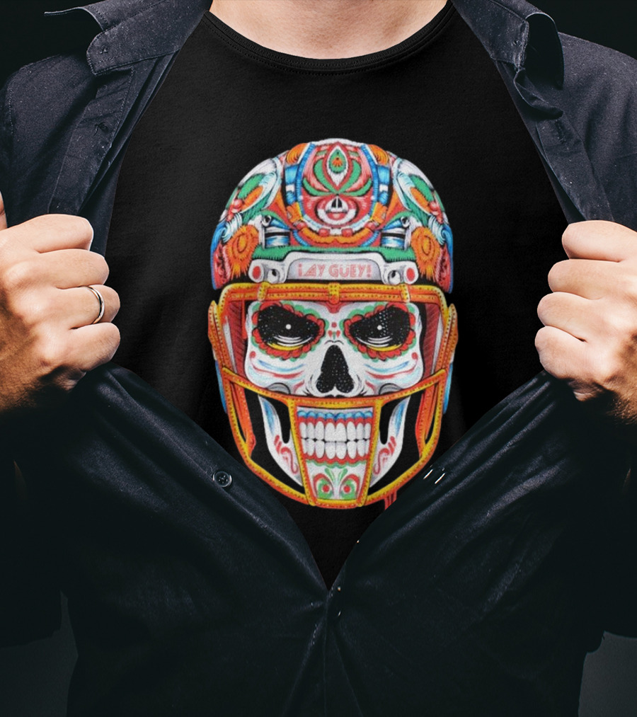 Primera De 10 ¡Ay Güey! Colorful Skull Football Helmet T-Shirt