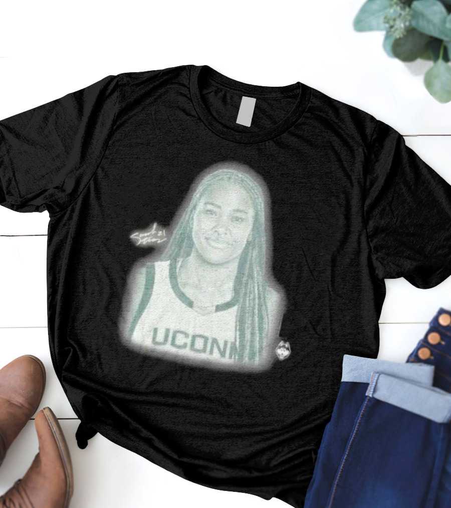 Sarah Strong UConn Huskies Signature Pencil Drawing T-Shirt