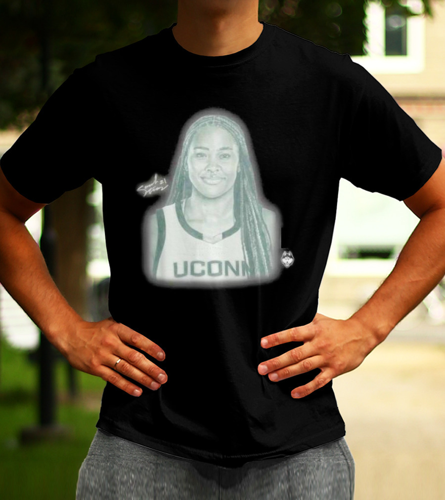 Sarah Strong UConn Huskies Signature Pencil Drawing T-Shirt