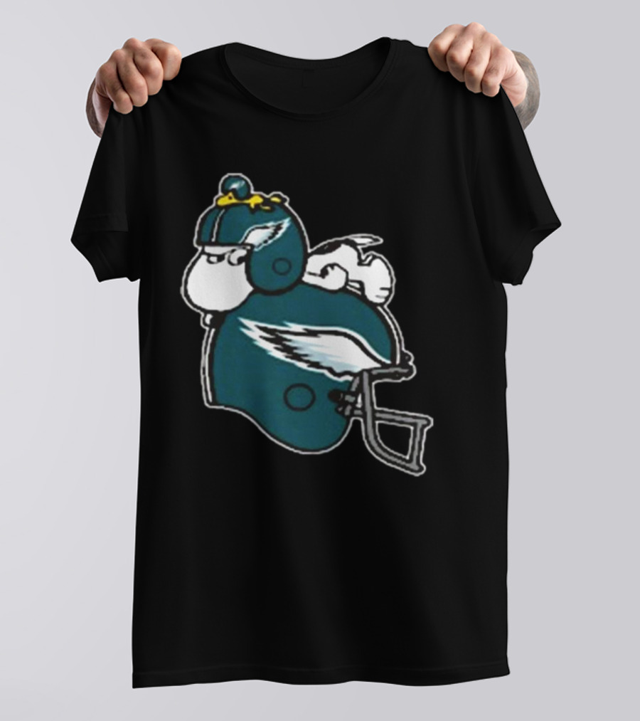 Snoopy Woodstock Relaxing Philadelphia Eagles Football Helmet T-Shirt