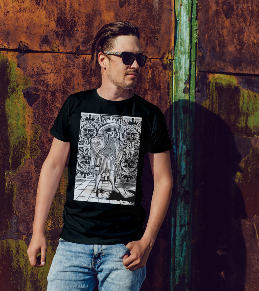 King Henry Vacuum Renaissance Robot T-Shirt