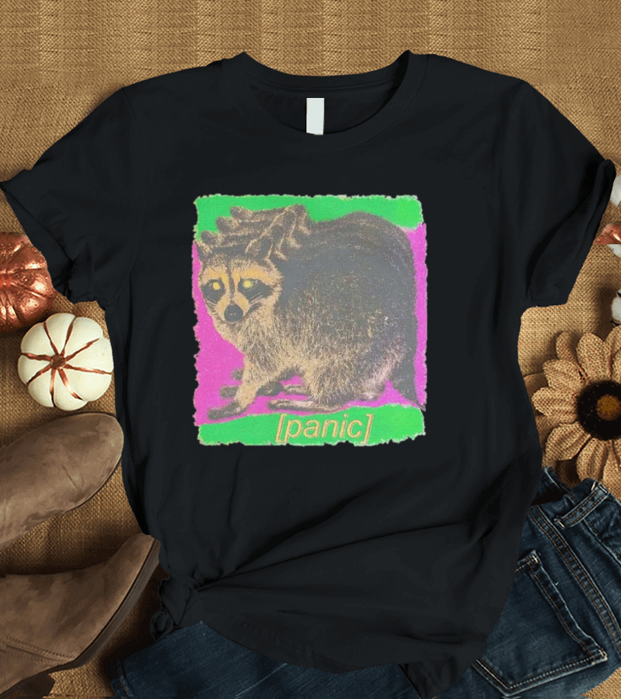 Raccoon [panic] Colorful Retro T-Shirt