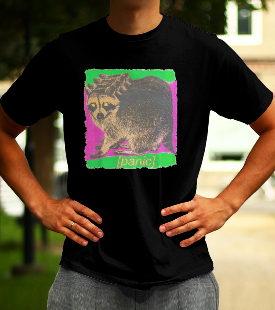 Raccoon [panic] Colorful Retro T-Shirt