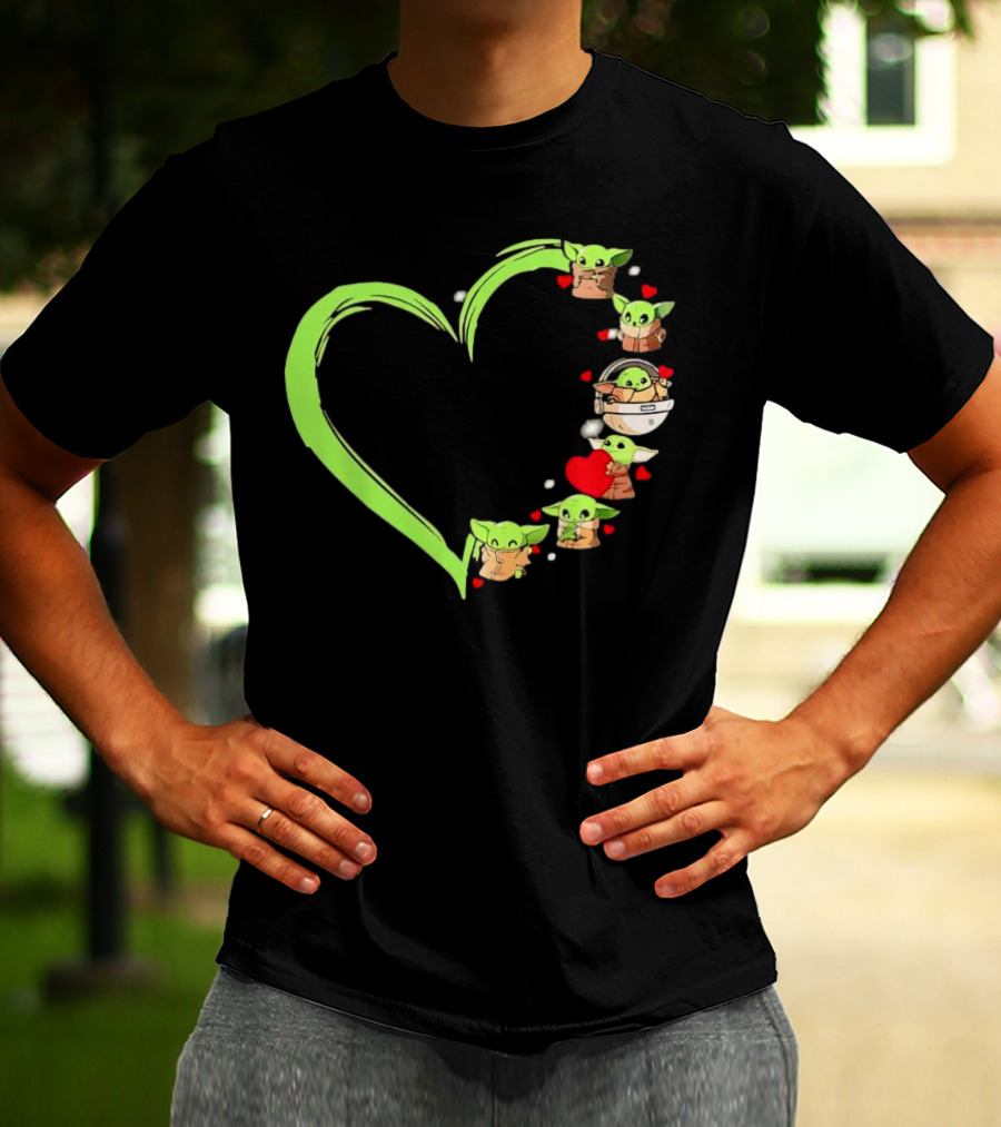 Baby Yoda Cute Heart Green Outline Mandalorian Grogu Love T-Shirt
