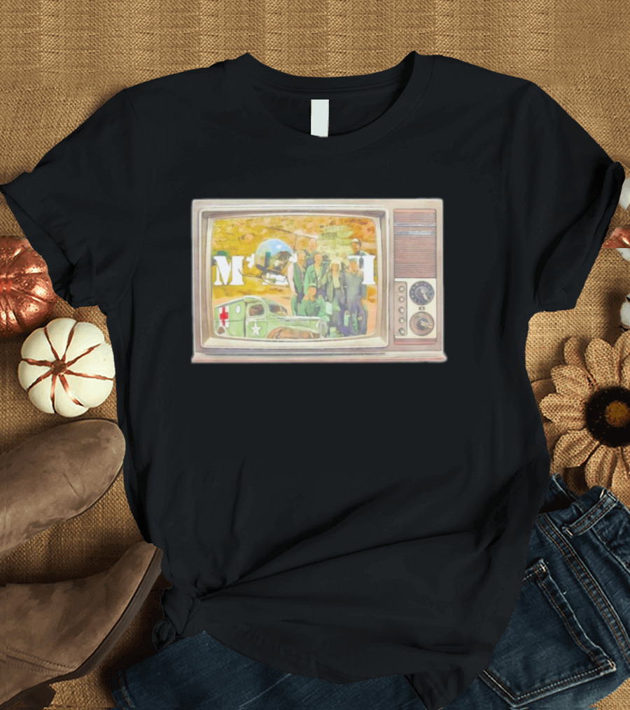 M*A*S*H 4077th Vintage TV Scene T-Shirt