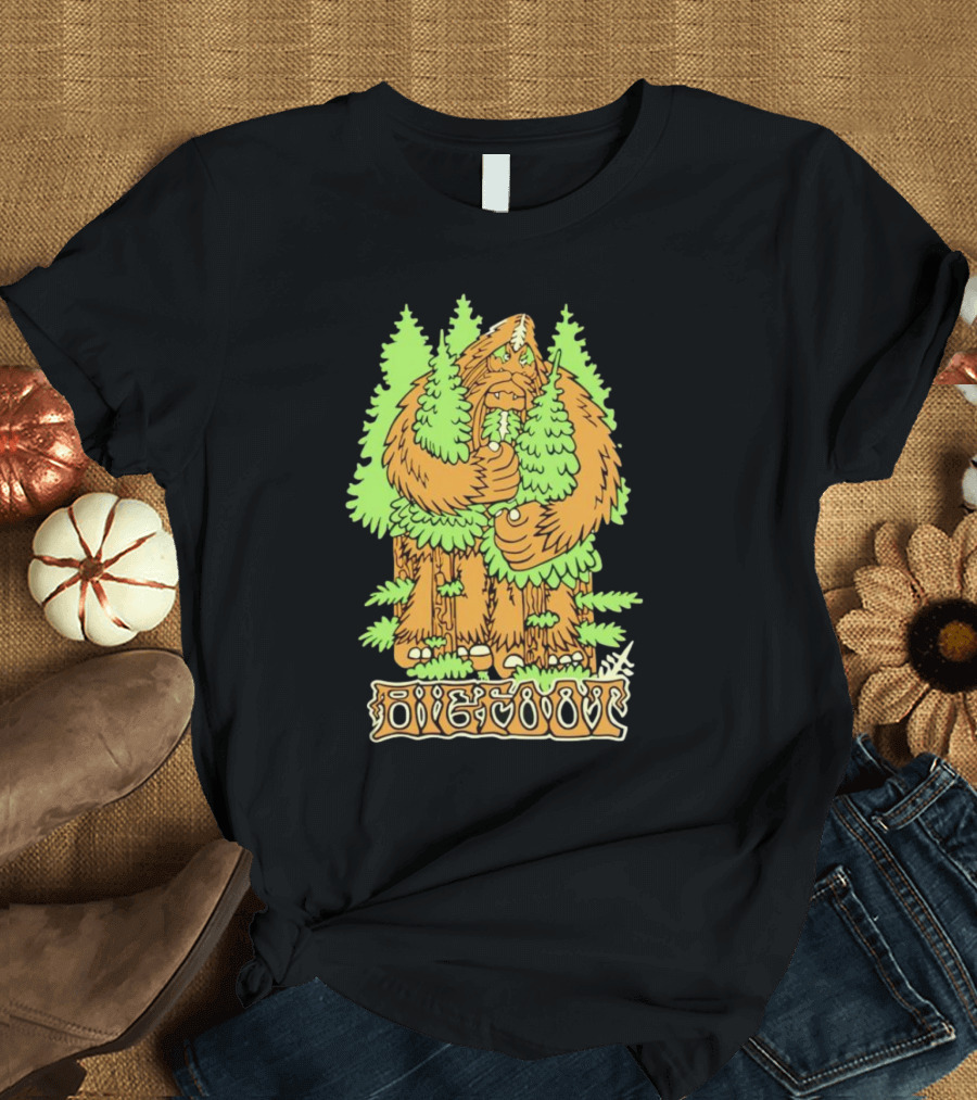 Bigfoot Hug Tree Forest Creature Retro T-Shirt