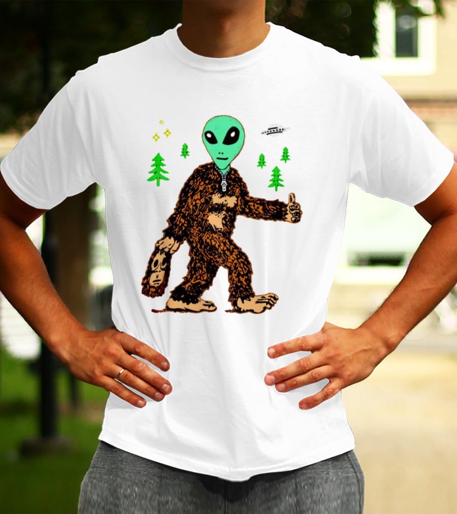 Alien Bigfoot Encounter Forest UFO Adventure T-Shirt