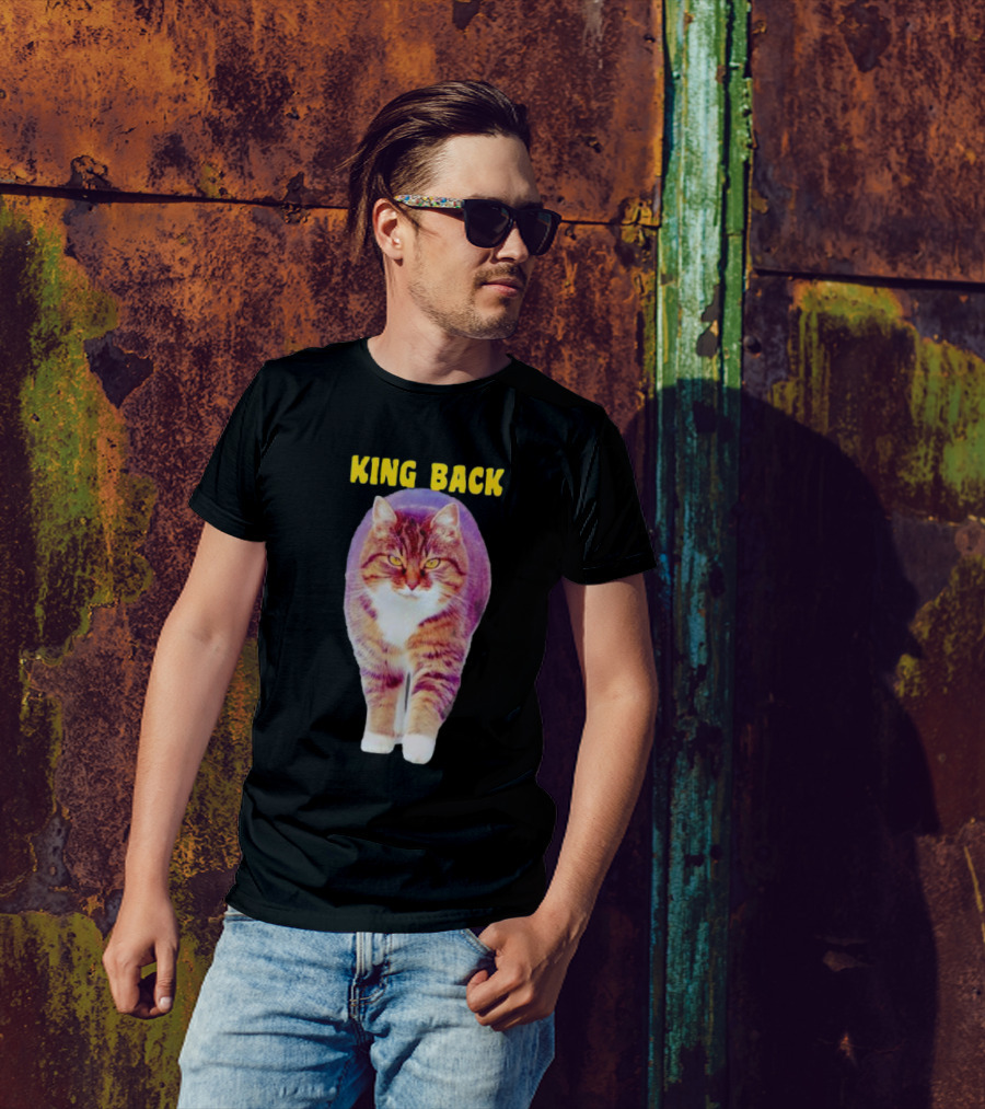 KING BACK Cat Image T-Shirt