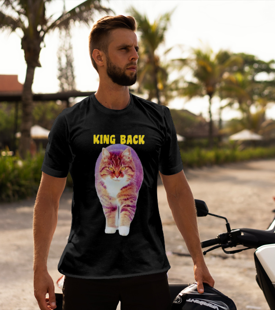 KING BACK Cat Image T-Shirt