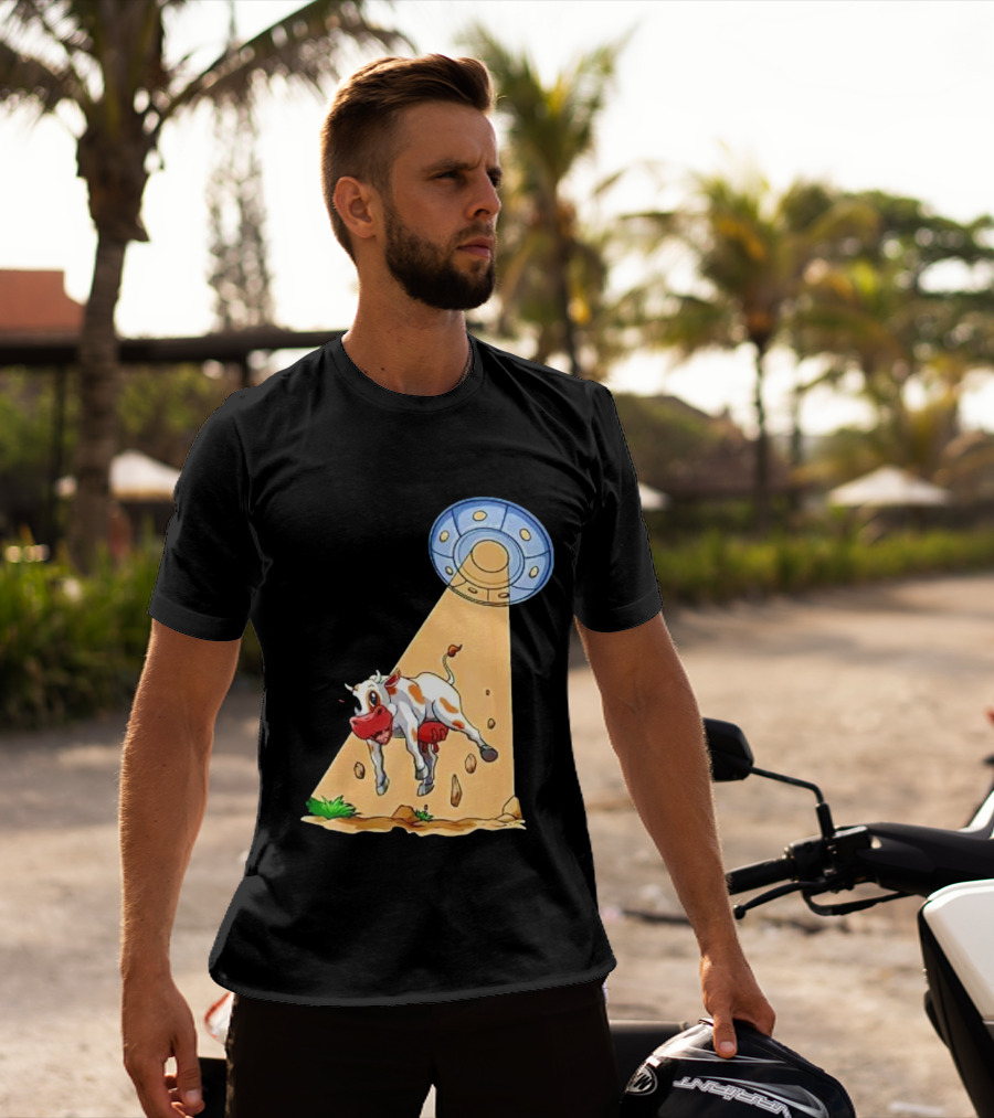Cow Abduction UFO Alien Cow Abducted Beam Tractor T-Shirt