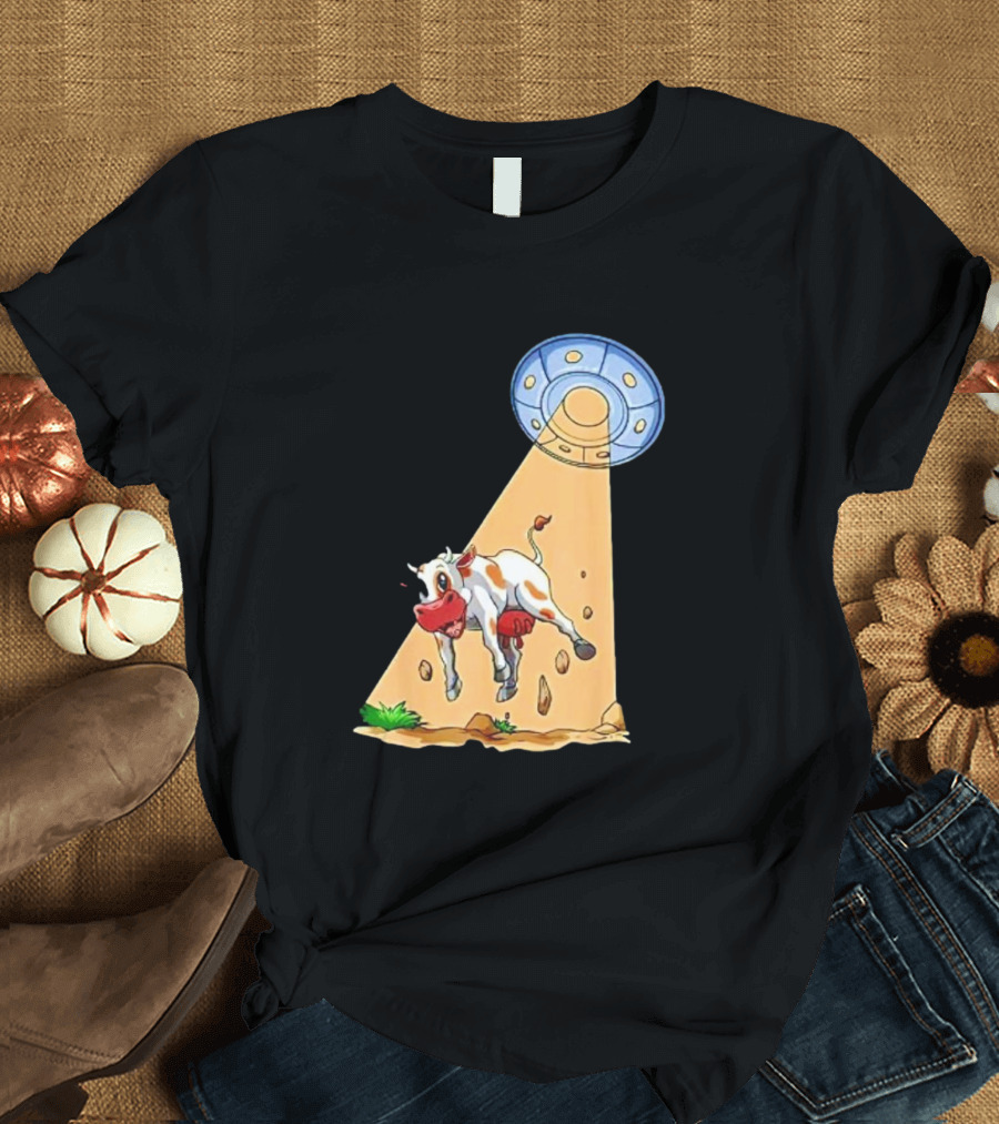 Cow Abduction UFO Alien Cow Abducted Beam Tractor T-Shirt