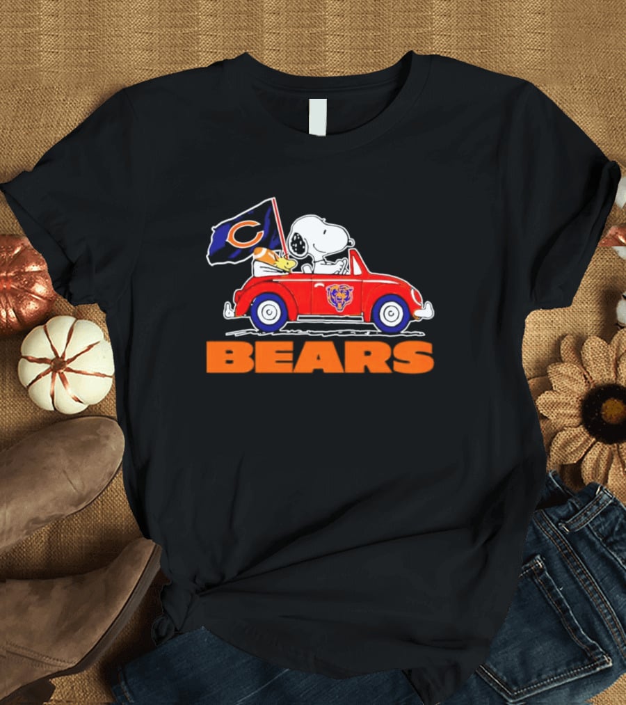 Chicago Bears Snoopy And Woodstock Driving Car With Flag T-Shirt