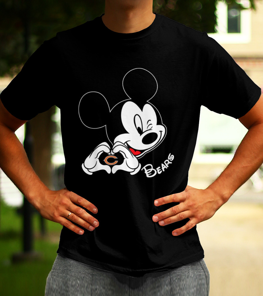Mickey Heart Chicago Bears Fan T-Shirt