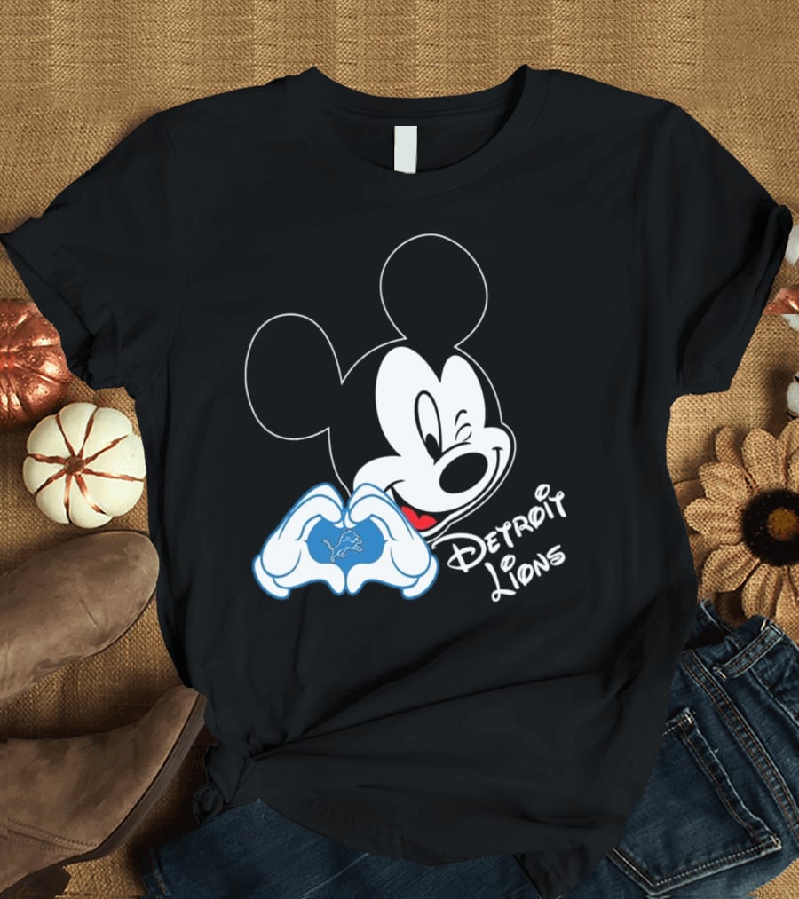 Mickey Detroit Lions Love Heart Gesture T-Shirt