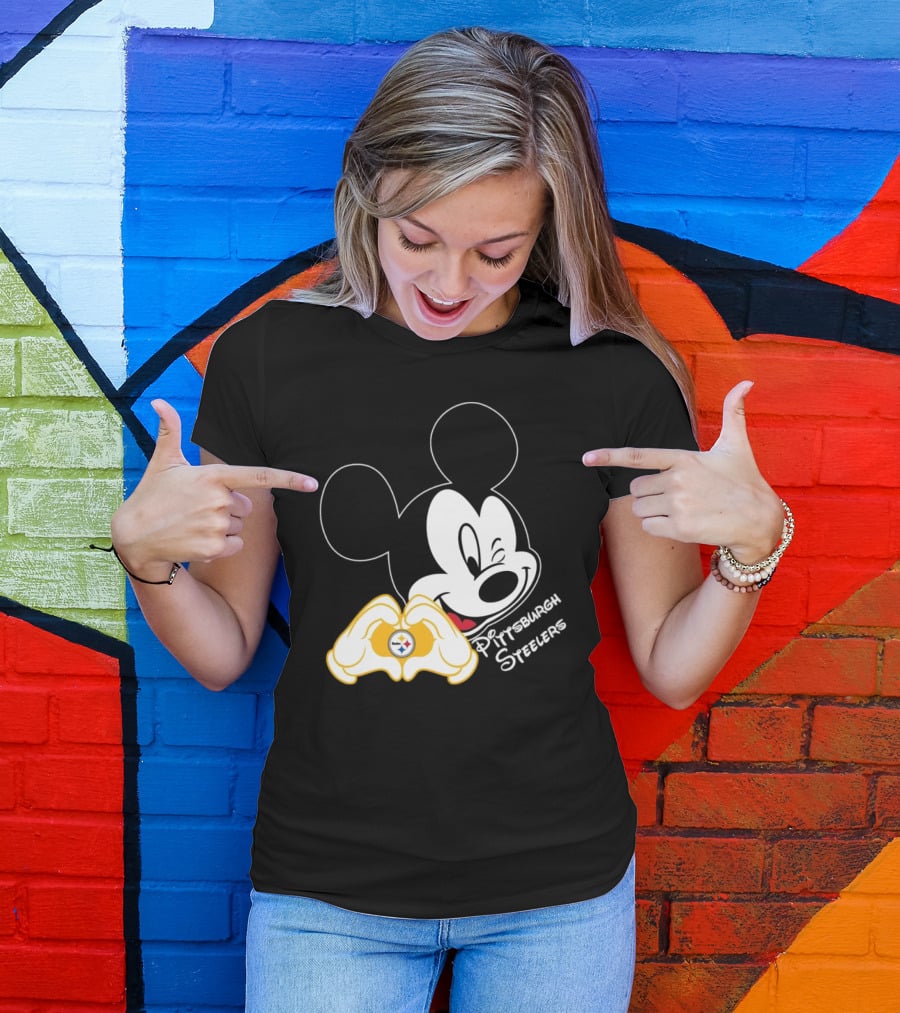 Mickey Mouse Heart Hands Pittsburgh Steelers T-Shirt
