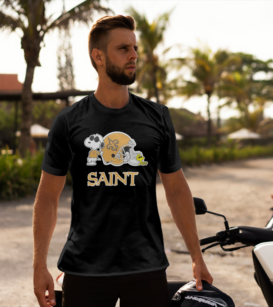 Snoopy Woodstock New Orleans Saints Helmet NFL Saint T-Shirt
