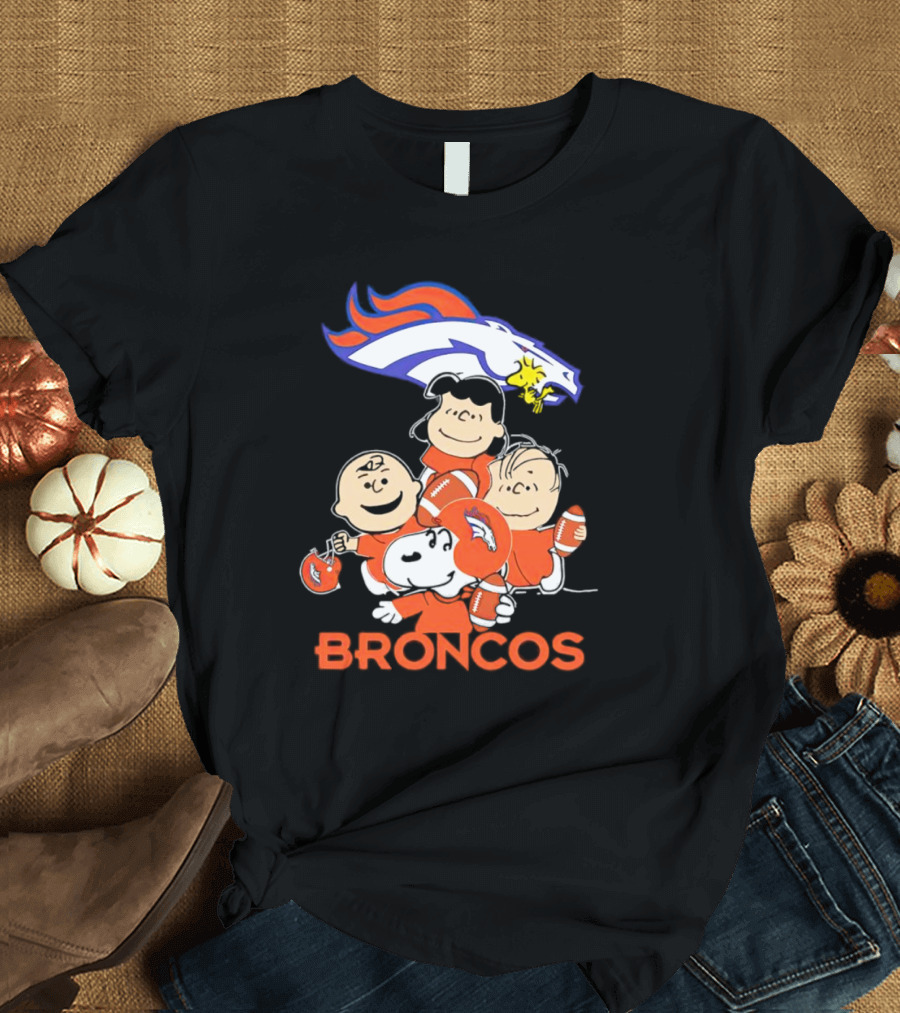 Peanuts Snoopy Denver Broncos Charlie Brown Lucy Linus T-Shirt