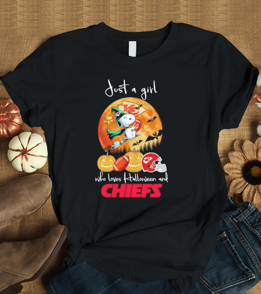 Just A Girl Who Loves Halloween And Chiefs Snoopy Witch T-Shirt