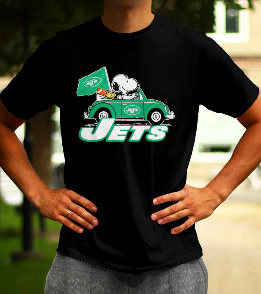 Snoopy And Woodstock Driving New York Jets Car With Flag T-Shirt