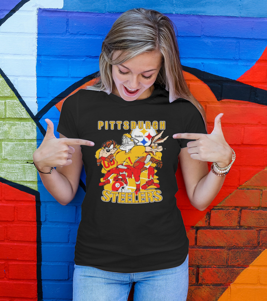 Pittsburgh Steelers Looney Tunes Bugs Taz Daffy Football Team T-Shirt