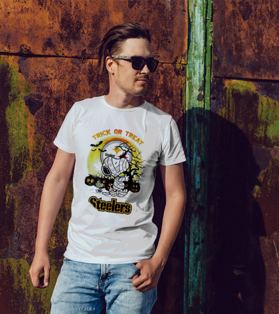 Pittsburgh Steelers Mummy Snoopy Trick Or Treat Halloween Scene T-Shirt