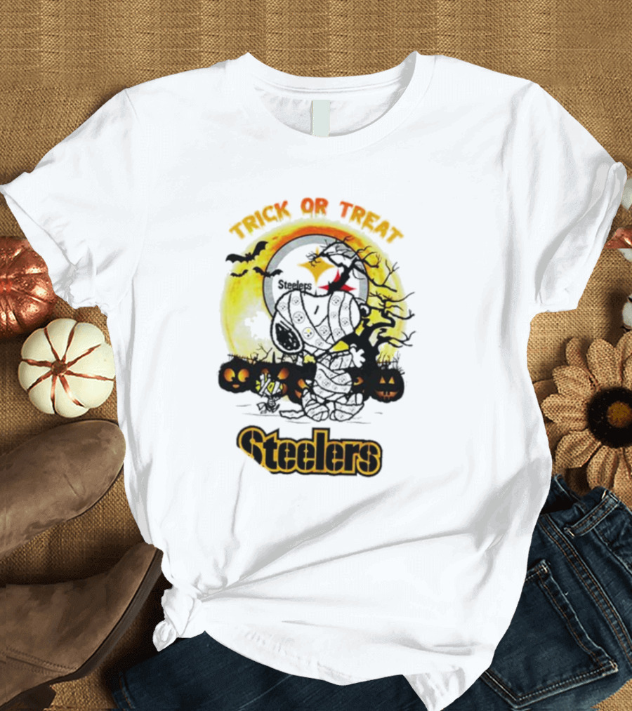 Pittsburgh Steelers Mummy Snoopy Trick Or Treat Halloween Scene T-Shirt