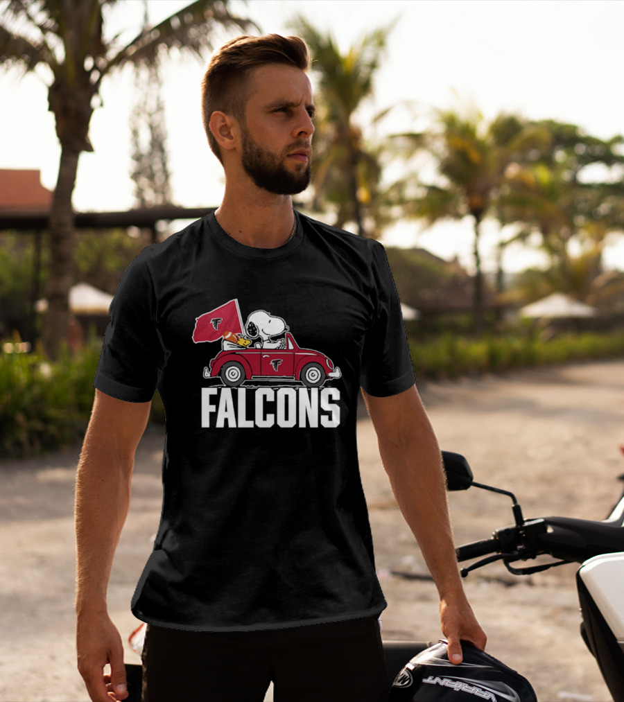 Snoopy Woodstock Driving Car With Atlanta Falcons Flag T-Shirt