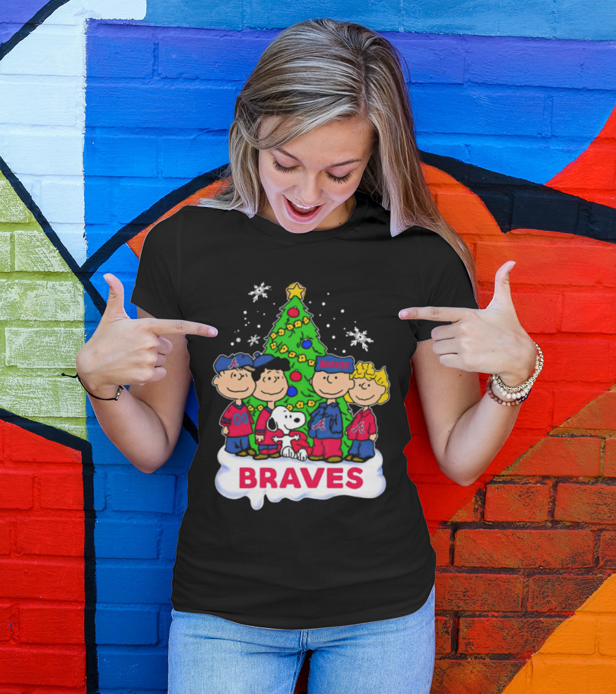 Peanuts Characters Atlanta Braves Christmas Tree Snowflakes T-Shirt