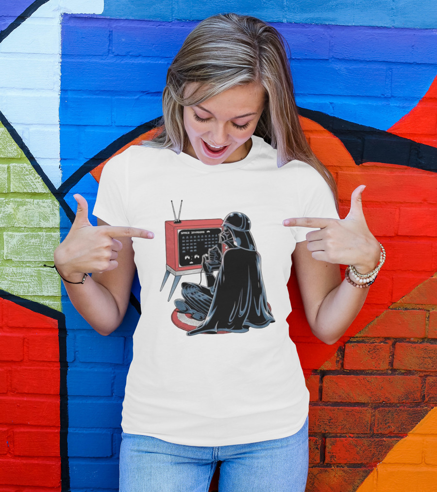 Darth Vader Playing Space Invaders Retro Gaming Scene T-Shirt