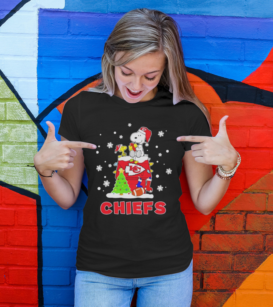 Kansas City Chiefs Christmas Snoopy Woodstock Dog House T-Shirt