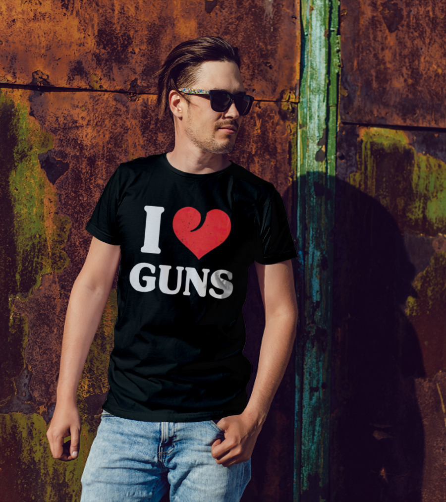 I Love Guns - Heart T-Shirt