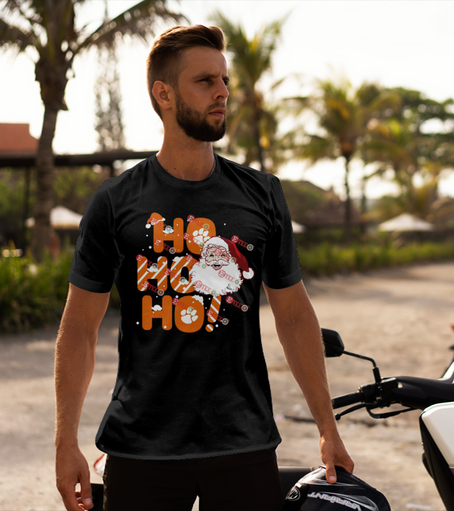 Clemson Tigers Santa Claus Ho Ho Ho Christmas Paw Print Snowflakes T-Shirt