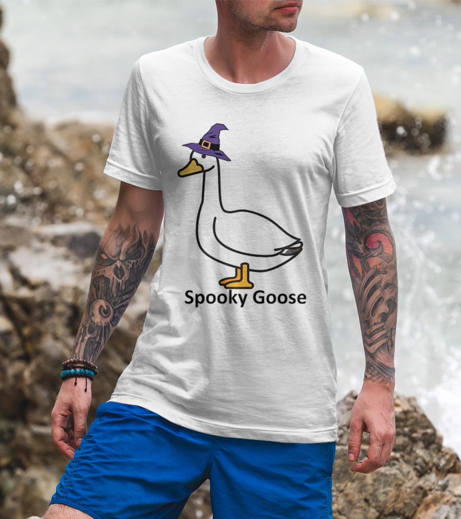 Spooky Goose Witch Hat Funny Goose Halloween T-Shirt
