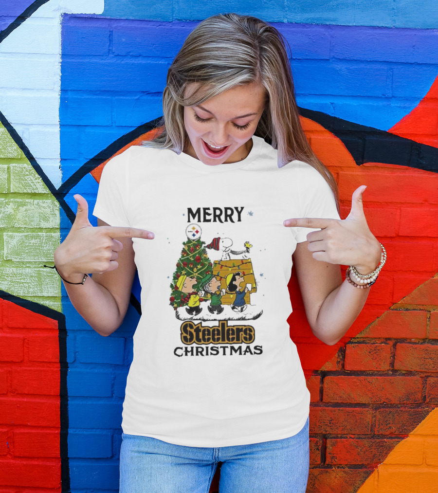Merry Christmas Pittsburgh Steelers Peanuts Characters T-Shirt
