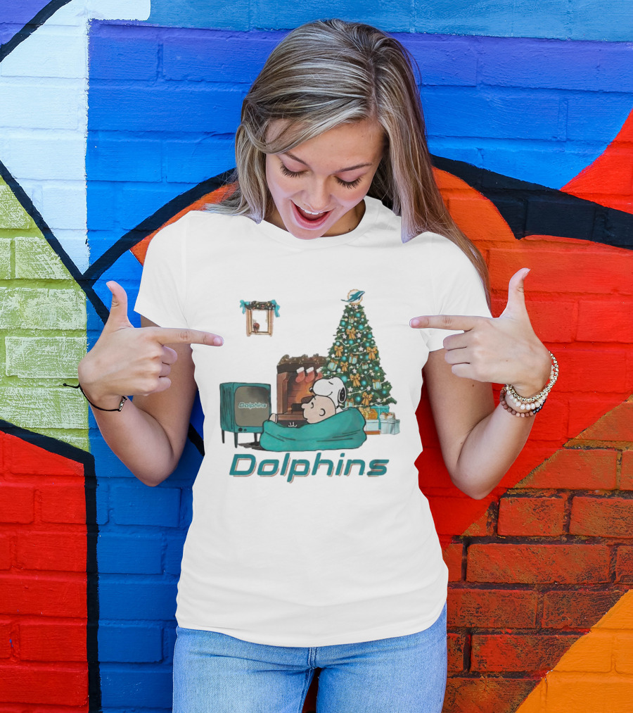 Charlie Brown Snoopy Watching Dolphins TV Christmas Tree T-Shirt