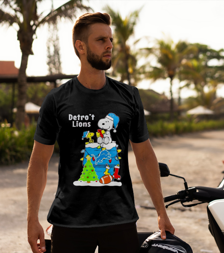 Snoopy And Woodstock Detroit Lions Christmas Igloo With Football And Tree T-Shirt