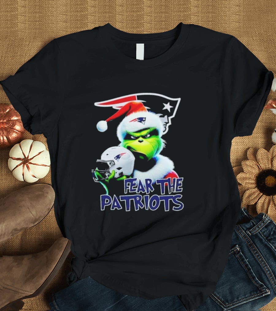 Fear The Patriots Santa Grinch New England NFL T-Shirt