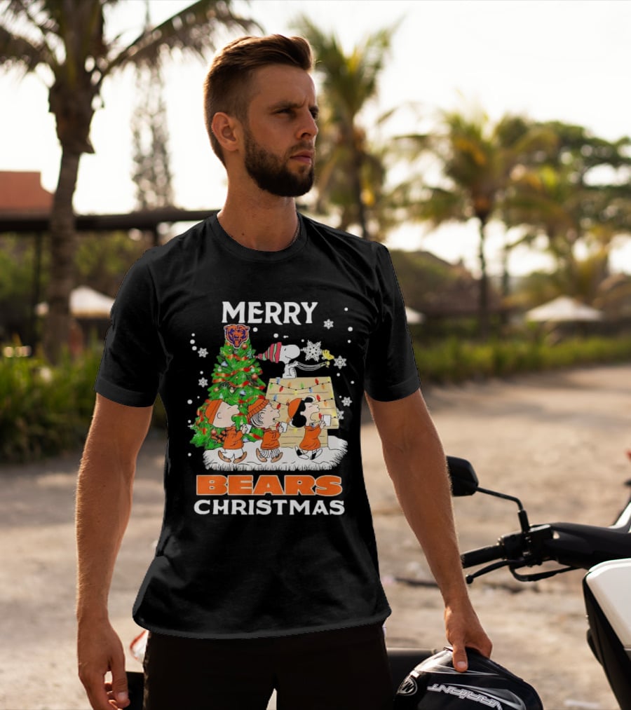 Peanuts Christmas Chicago Bears Merry Holiday Scene T-Shirt