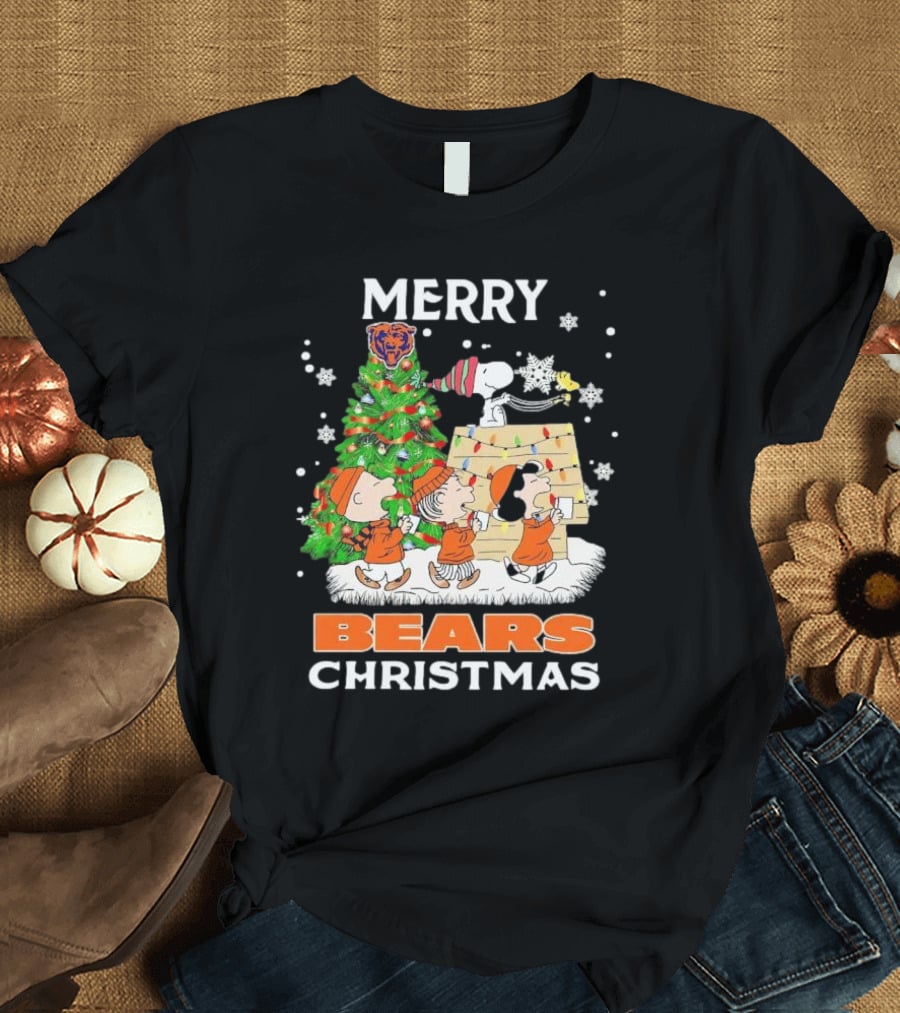 Peanuts Christmas Chicago Bears Merry Holiday Scene T-Shirt