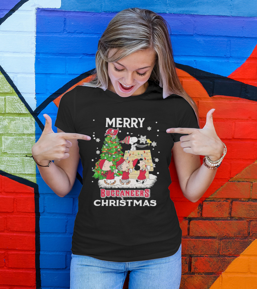 Merry Christmas Peanuts Characters Tampa Bay Buccaneers T-Shirt