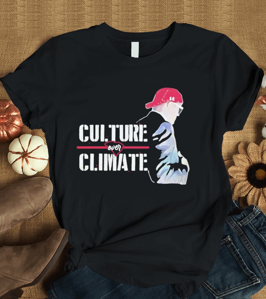 CULTURE OVER CLIMATE Red Cap Figure T-Shirt
