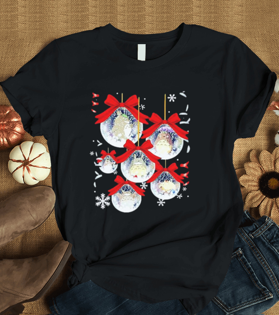 Totoro Chibi Christmas Ornaments With Snowflakes And Red Bows T-Shirt