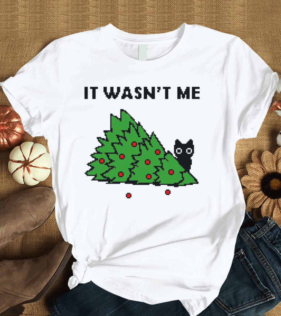Cat Hiding Behind Christmas Tree It Wasn't Me T-Shirt