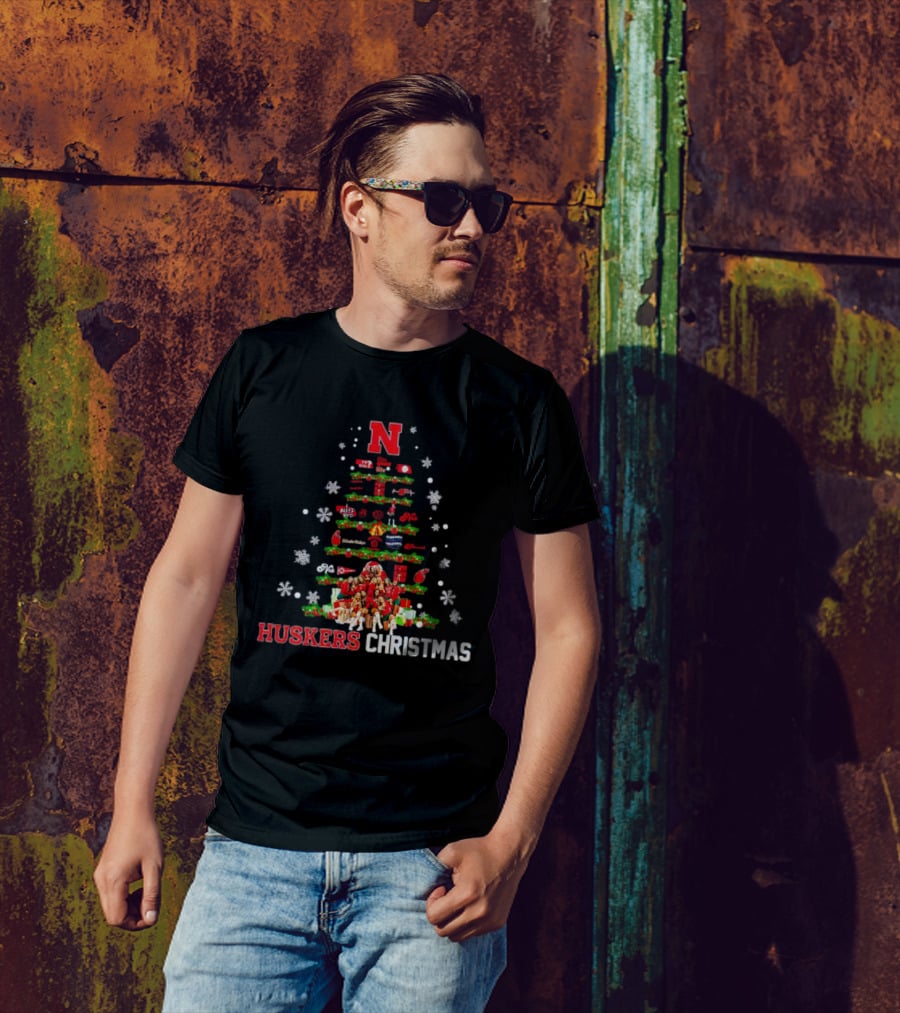 Huskers Christmas Tree With Nebraska Cornhuskers Logo And Holiday Decorations T-Shirt