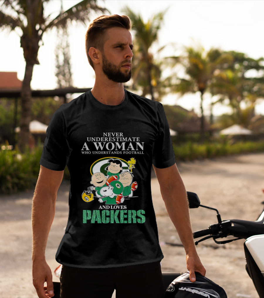 Never Underestimate A Woman Who Understands Football And Loves Packers Featuring Peanuts Characters T-Shirt