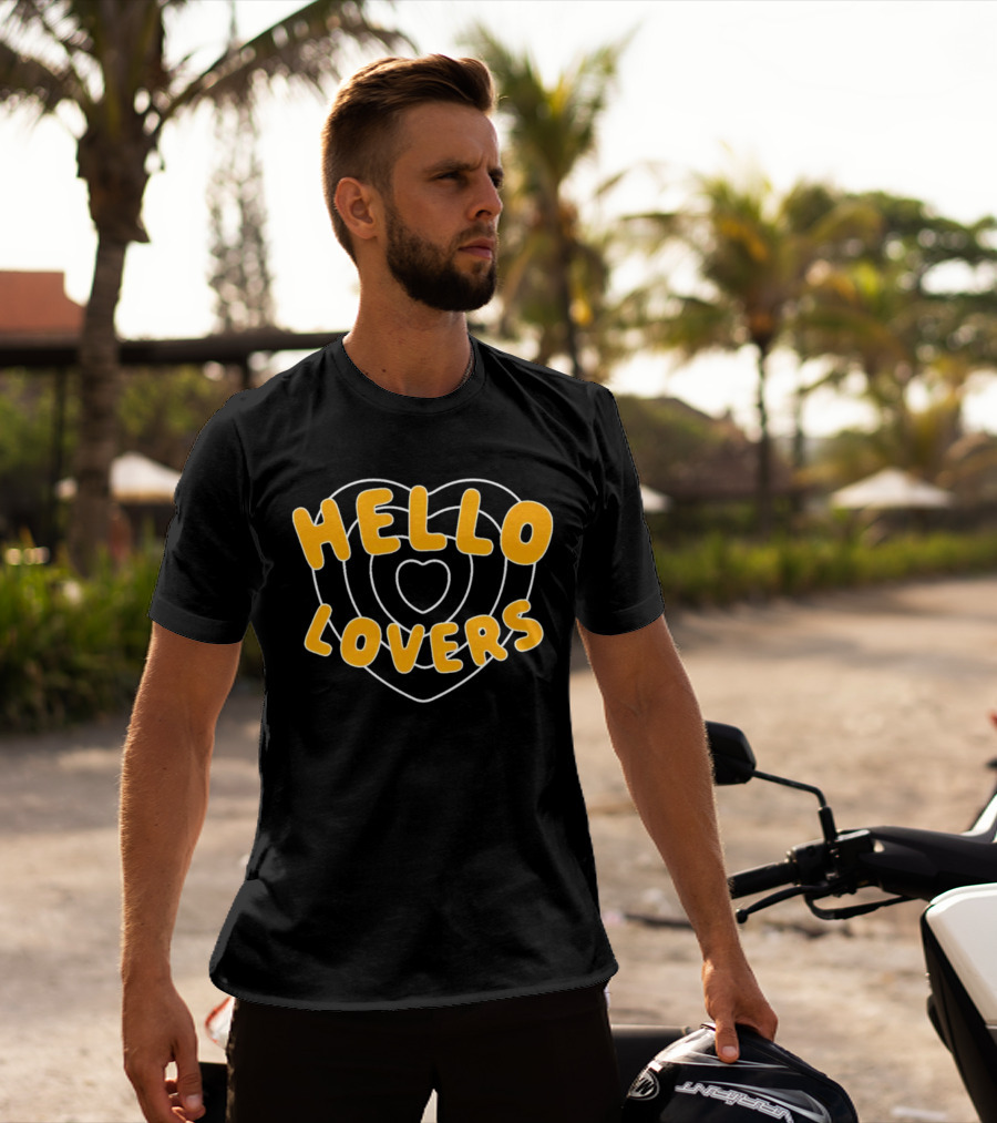 HELLO LOVERS Heart Outline T-Shirt