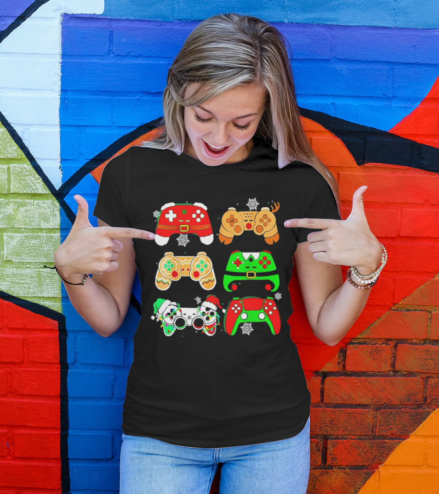 Santa Elf Gaming Controllers Christmas Gamer Holiday T-Shirt